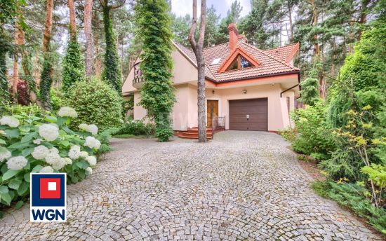Dom na  sprzedaż Kusięta - Elegancki dom na zamykanym osiedlu
